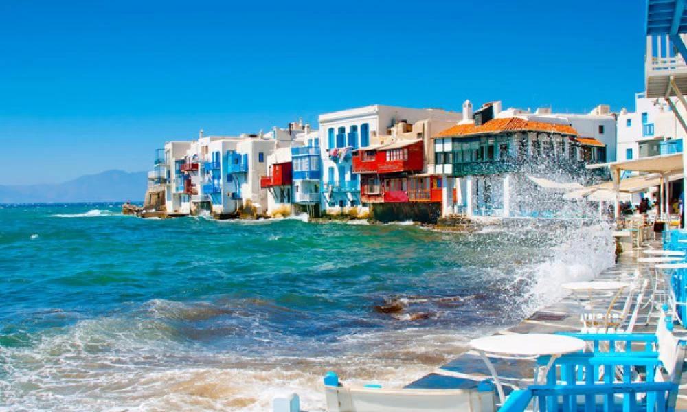 Κομισιόν: Ταξίδια χωρίς καραντίνα για τους εμβολιασμένους Βρετανούς τουρίστες